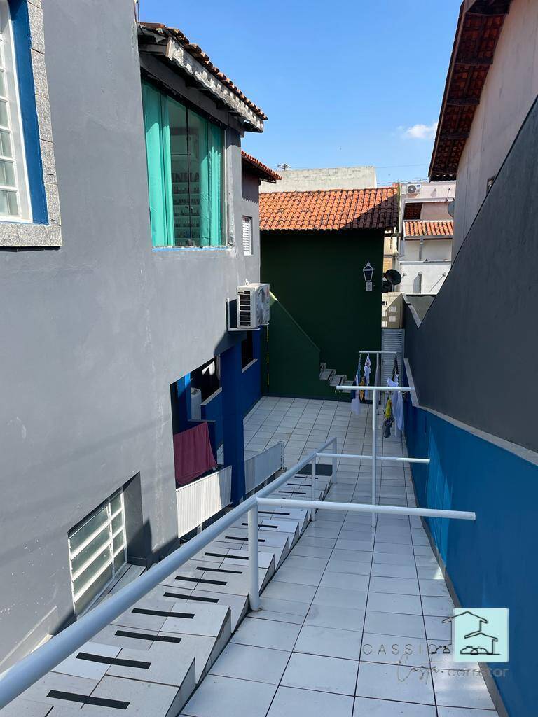 Casa à venda com 11 quartos, 250m² - Foto 8