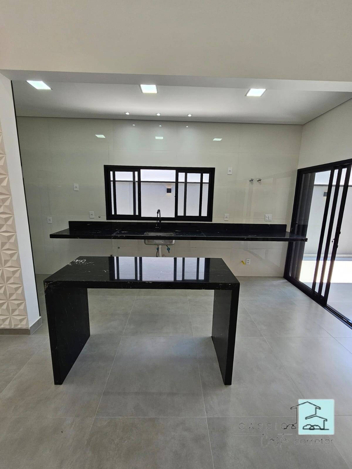 Casa à venda com 3 quartos, 300m² - Foto 6