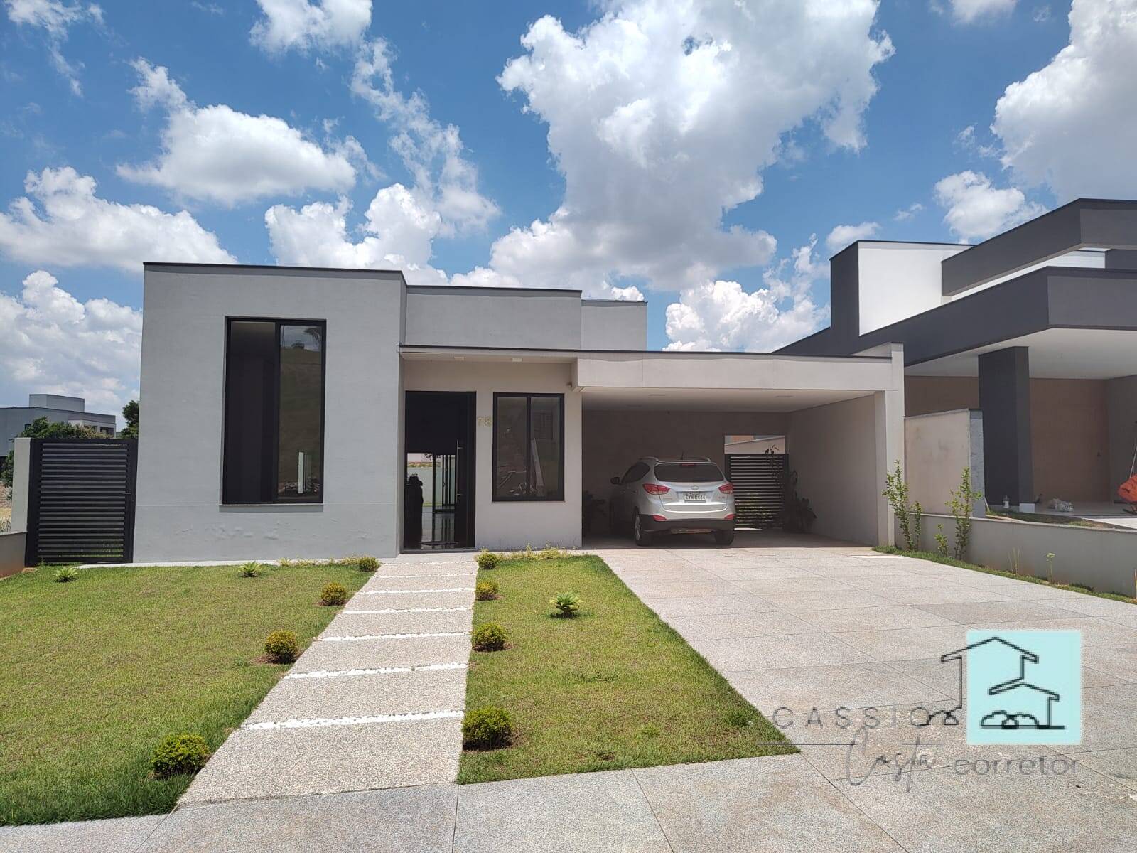 Casa de Condomínio à venda com 4 quartos, 257m² - Foto 2