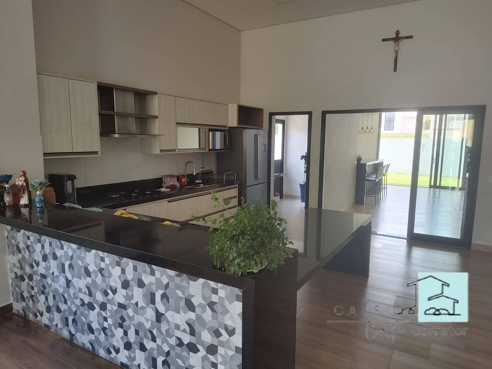 Casa de Condomínio à venda com 4 quartos, 257m² - Foto 4