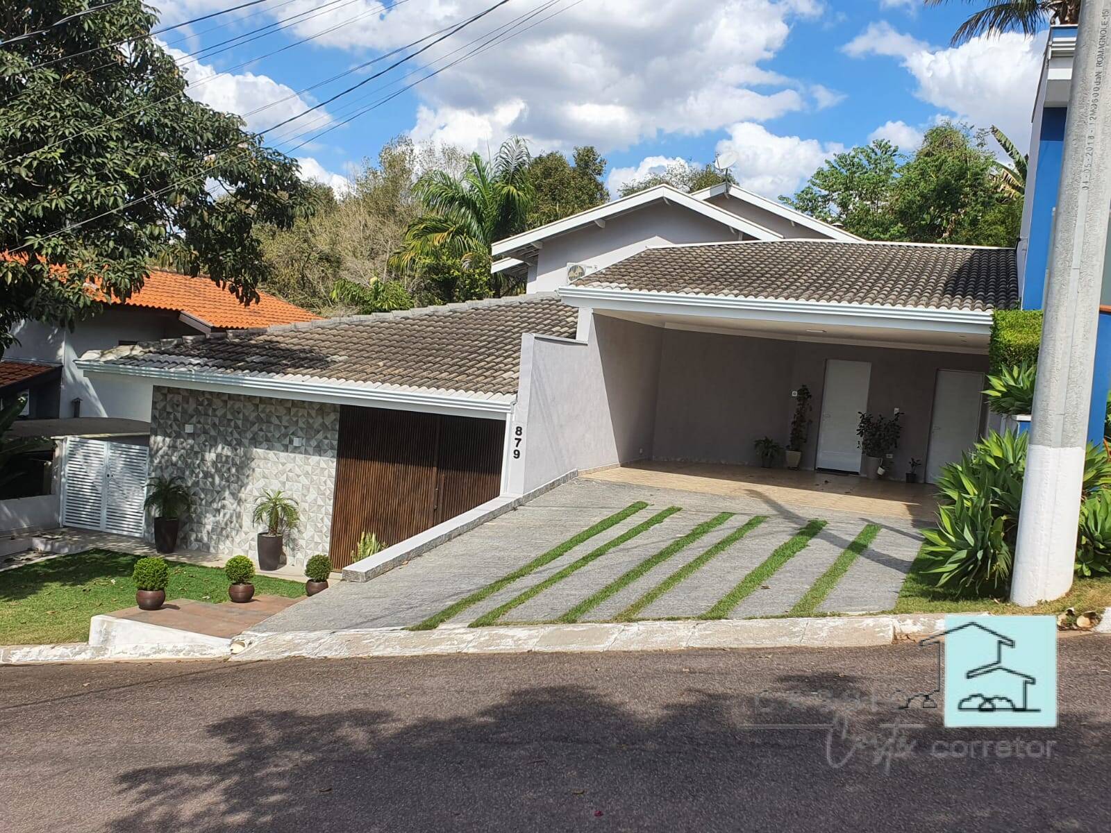 Casa de Condomínio à venda com 3 quartos, 306m² - Foto 2