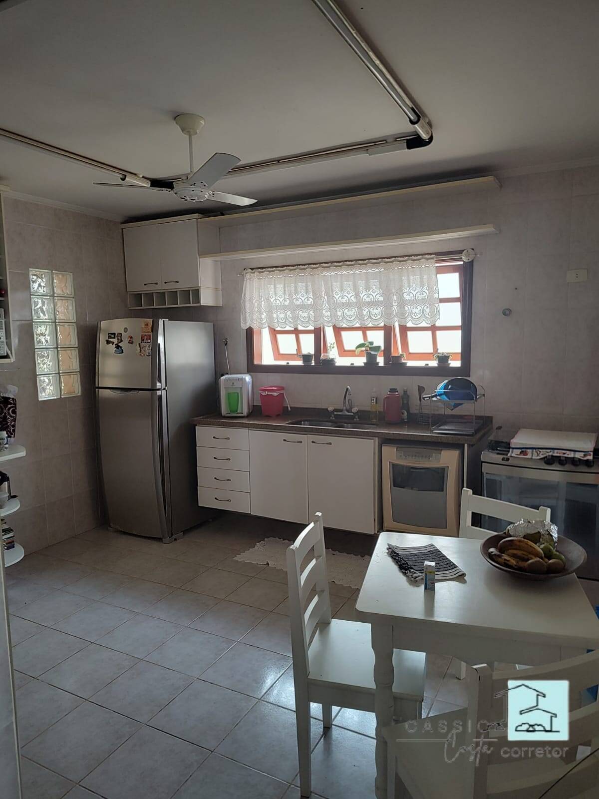 Casa à venda com 3 quartos, 199m² - Foto 10