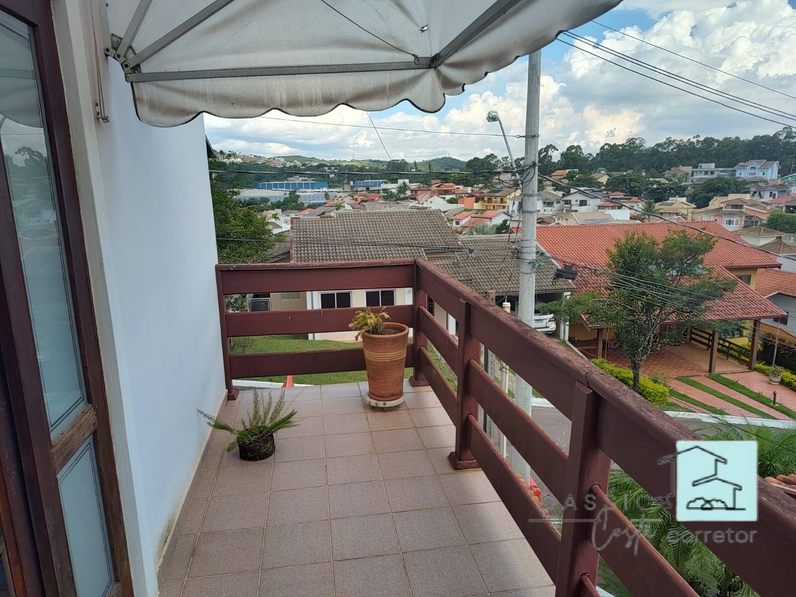 Casa à venda com 3 quartos, 199m² - Foto 4