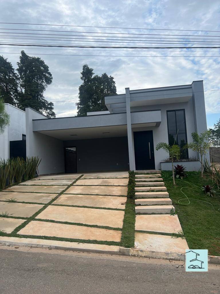 Casa de Condomínio à venda com 3 quartos, 306m² - Foto 1