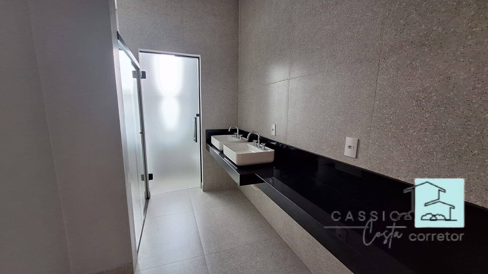 Casa à venda com 3 quartos, 253m² - Foto 11