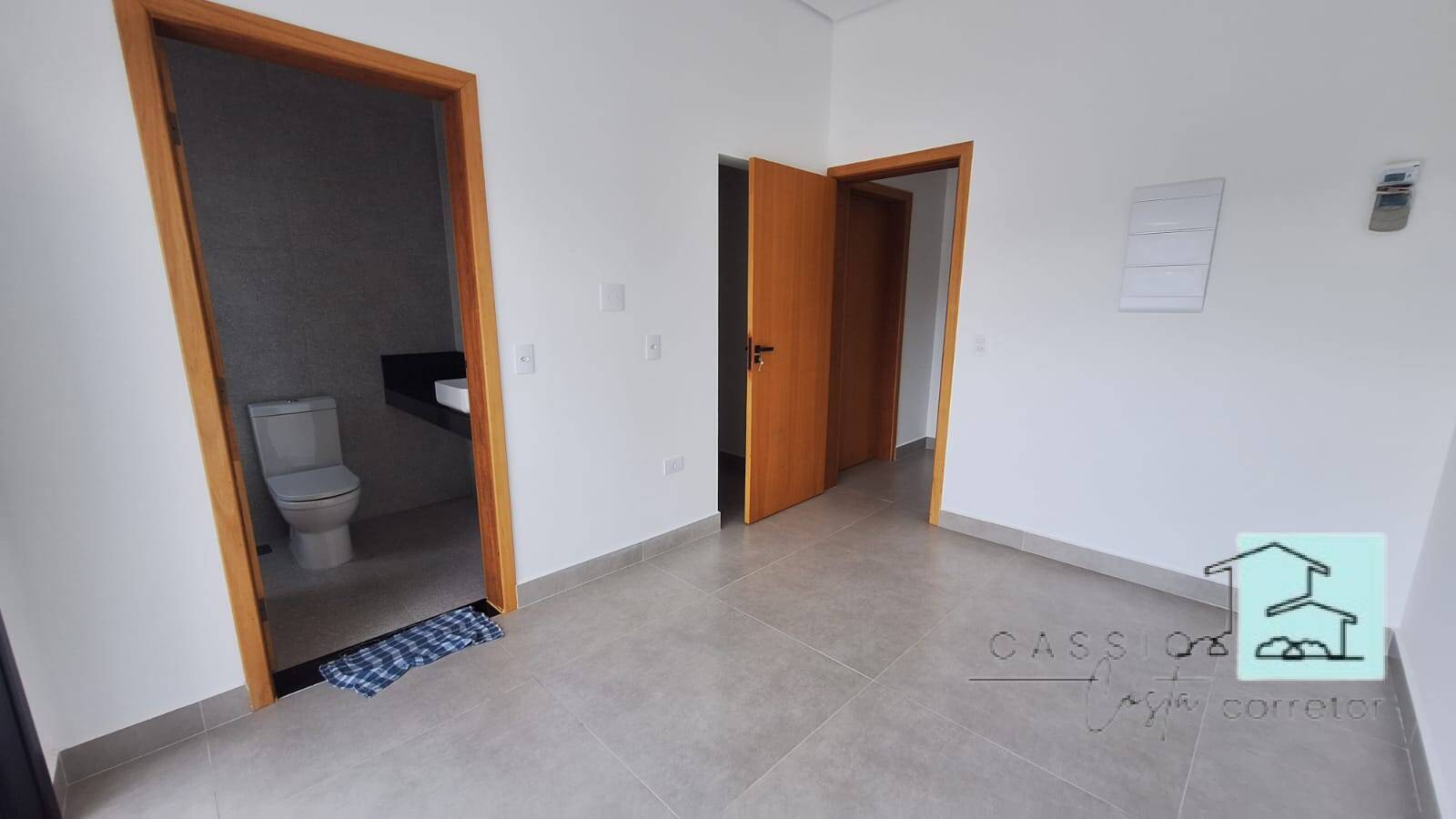 Casa à venda com 3 quartos, 253m² - Foto 8