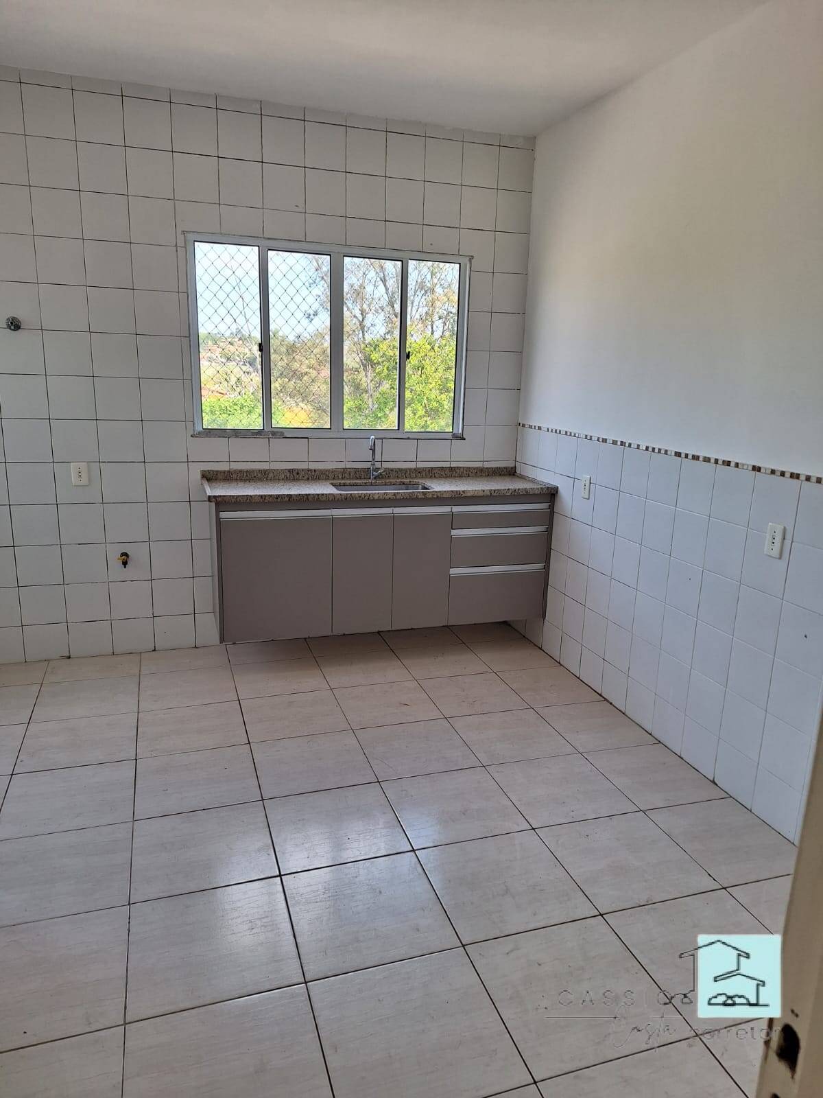 Apartamento à venda com 2 quartos, 64m² - Foto 3