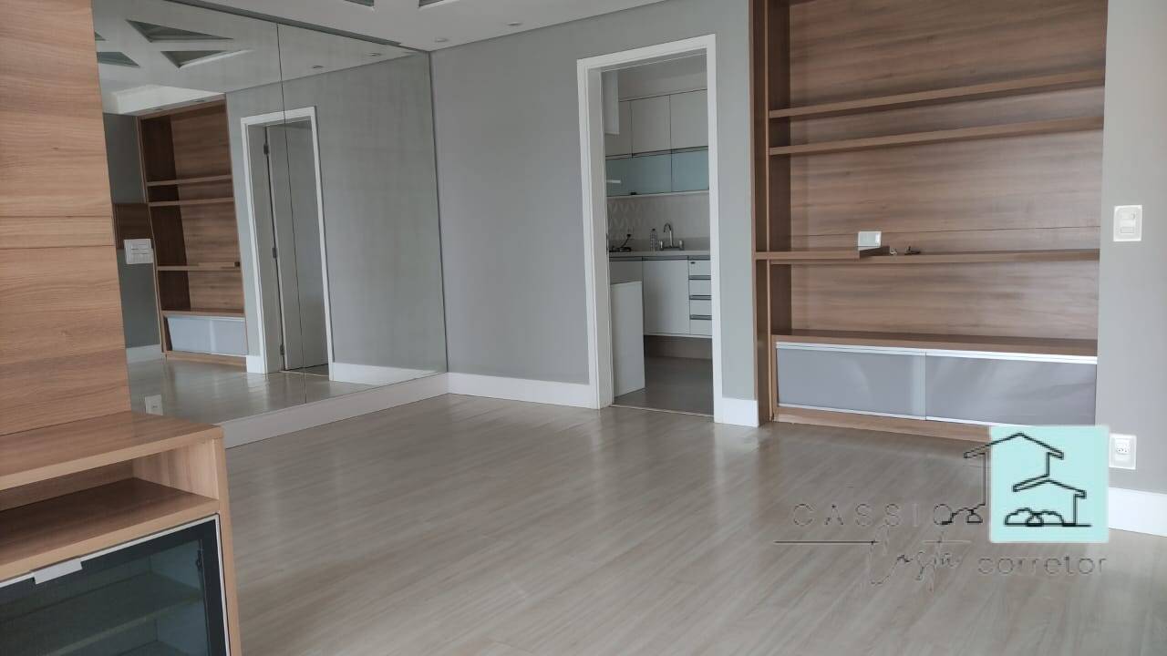 Apartamento à venda com 3 quartos, 94m² - Foto 2